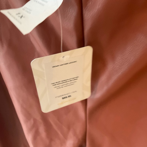 Fabletics Rust Pants - Picture 3 of 10